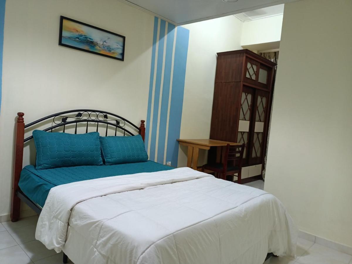 Oyo Home 90419 Sahar Guesthouse Malacca Екстер'єр фото