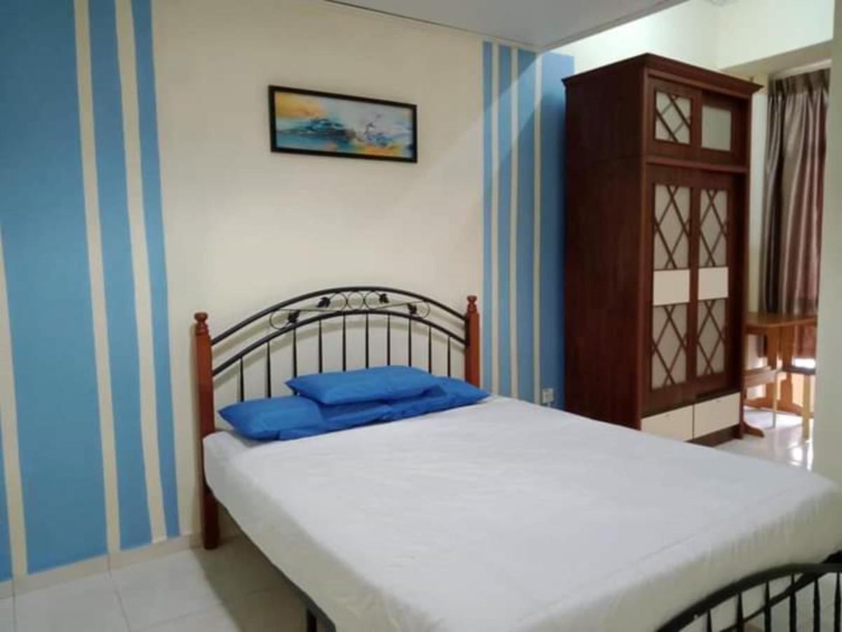 Oyo Home 90419 Sahar Guesthouse Malacca Екстер'єр фото