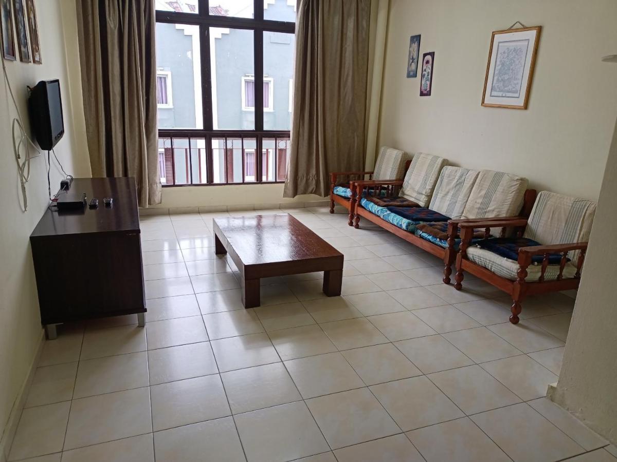 Oyo Home 90419 Sahar Guesthouse Malacca Екстер'єр фото