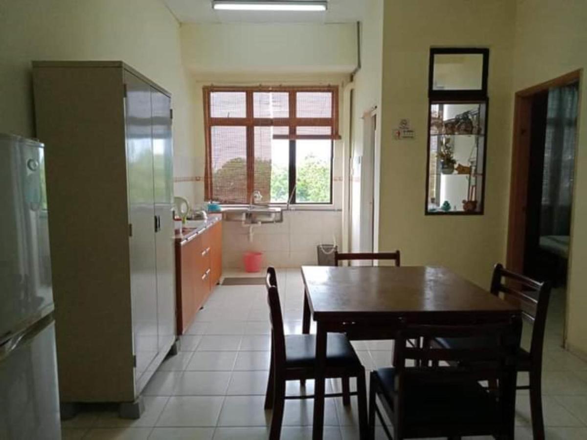 Oyo Home 90419 Sahar Guesthouse Malacca Екстер'єр фото